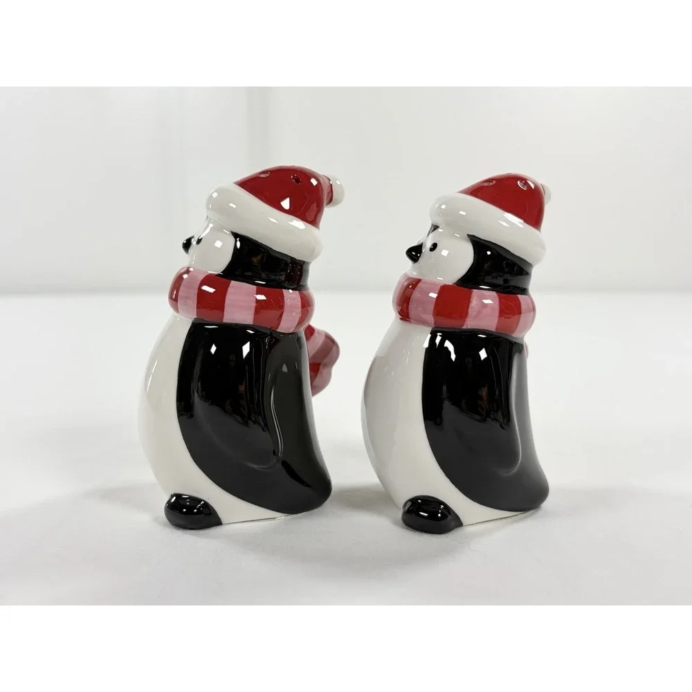 Target Threshold‎ Christmas Penguin Pepper Shakers Ceramic Holiday Lot of 2